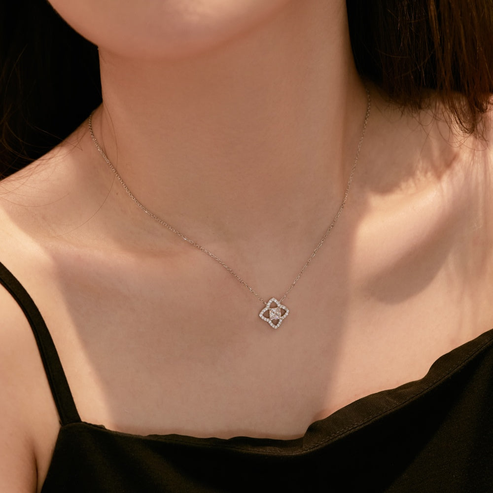 [Oramore Jewelry]Exquisite Flower Shape Princess Cut Necklace