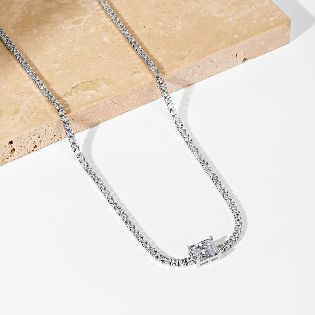 [Oramore Jewelry]2.0 carat Ornate Emerald Cut Necklace