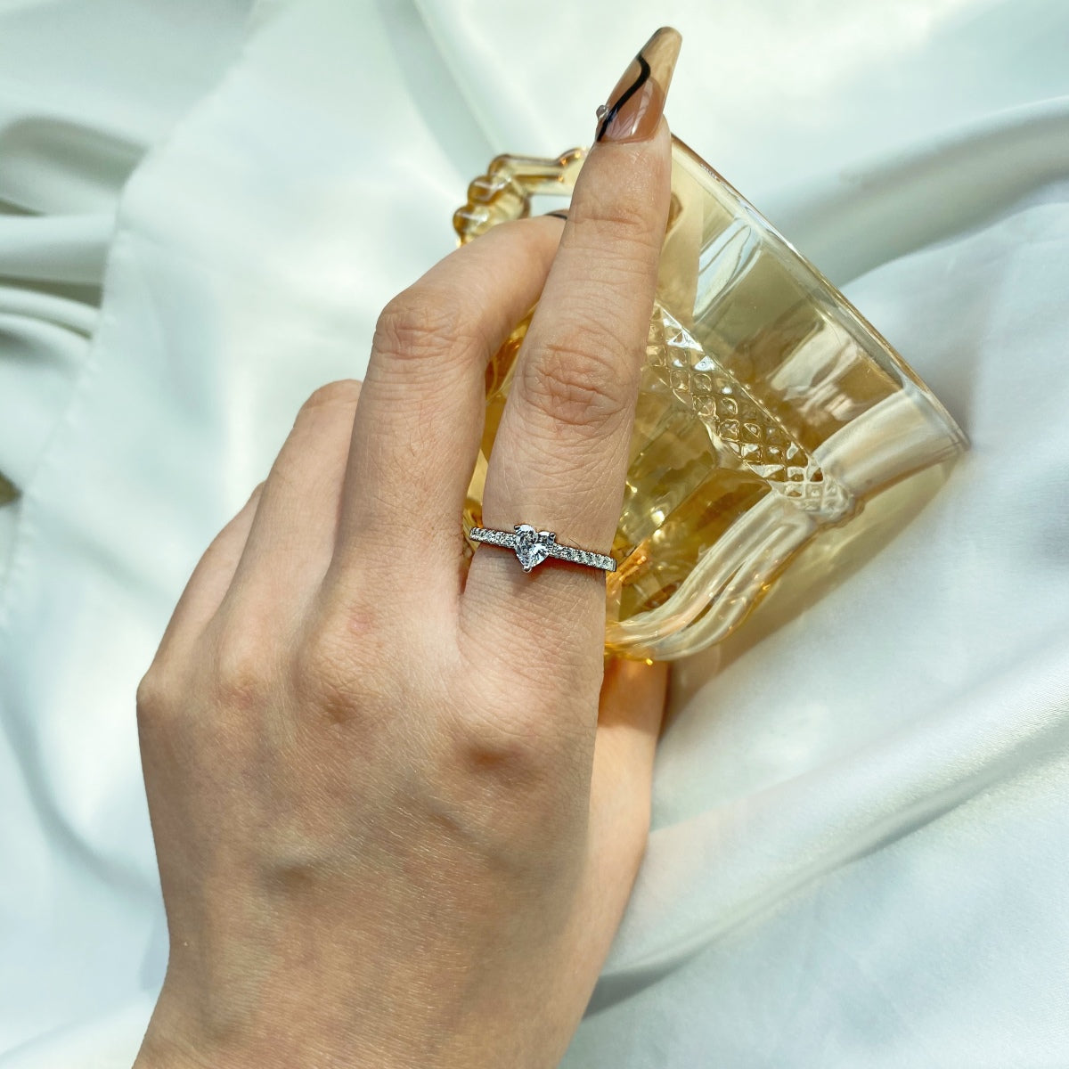 [Oramore  Jewelry]0.5 Carat CaratEternity Charming Heart Shape Lover Ring