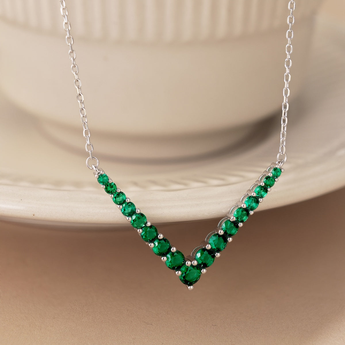 [Oramore Jewelry]Ornate Round Cut Necklace