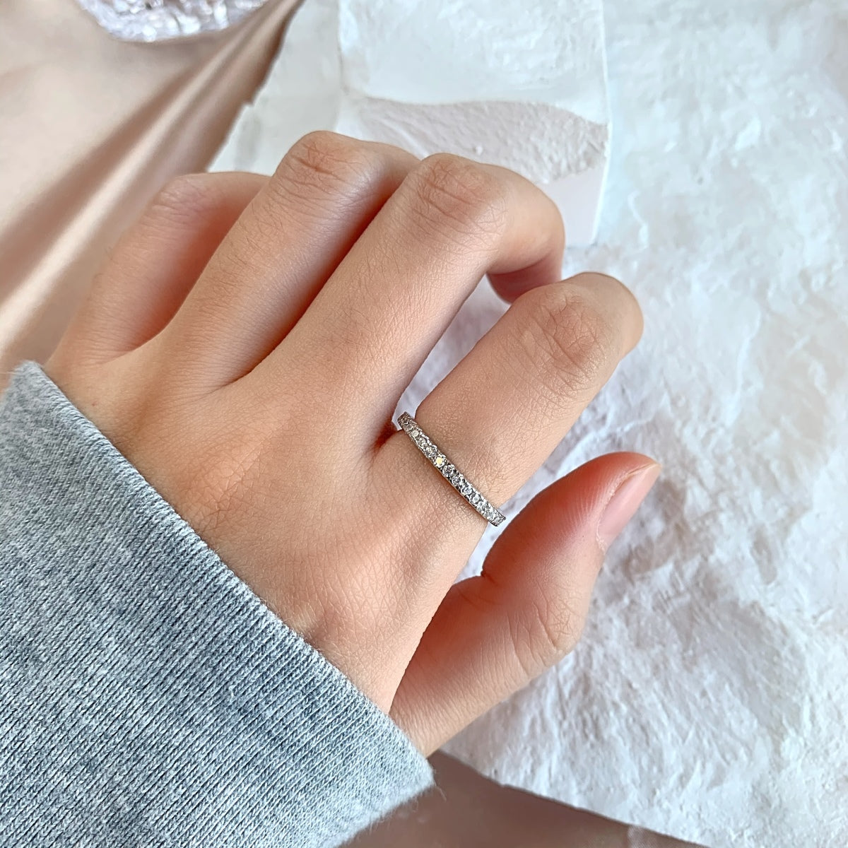 [Oramore Jewelry]Delicate Sparkling Round Cut Daily Ring