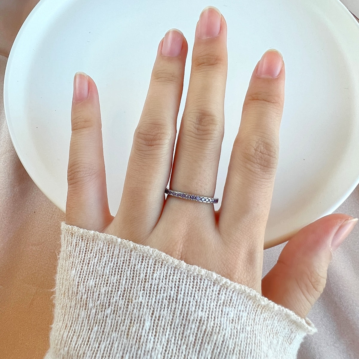 [Oramore Jewelry]Delicate Sparkling Round Cut Daily Ring