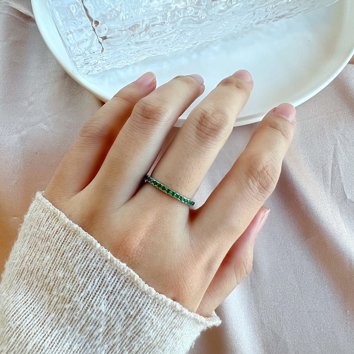 [Oramore Jewelry]Delicate Sparkling Round Cut Daily Ring