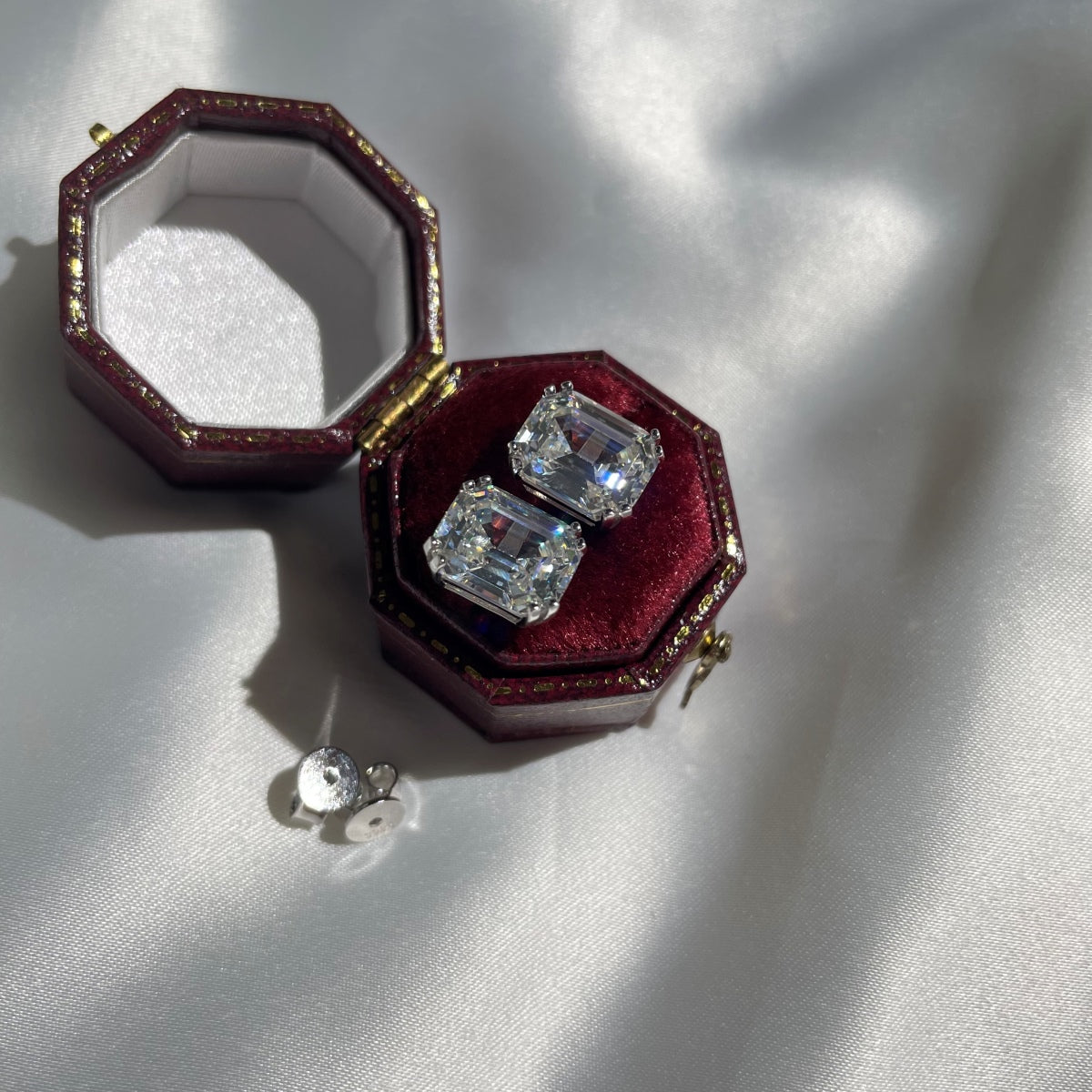 [Oramore Jewelry]Dazzling Square Shape Earrings