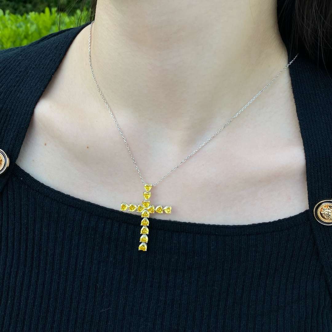 [Oramore Jewelry]Radiant Cross Shape Necklace