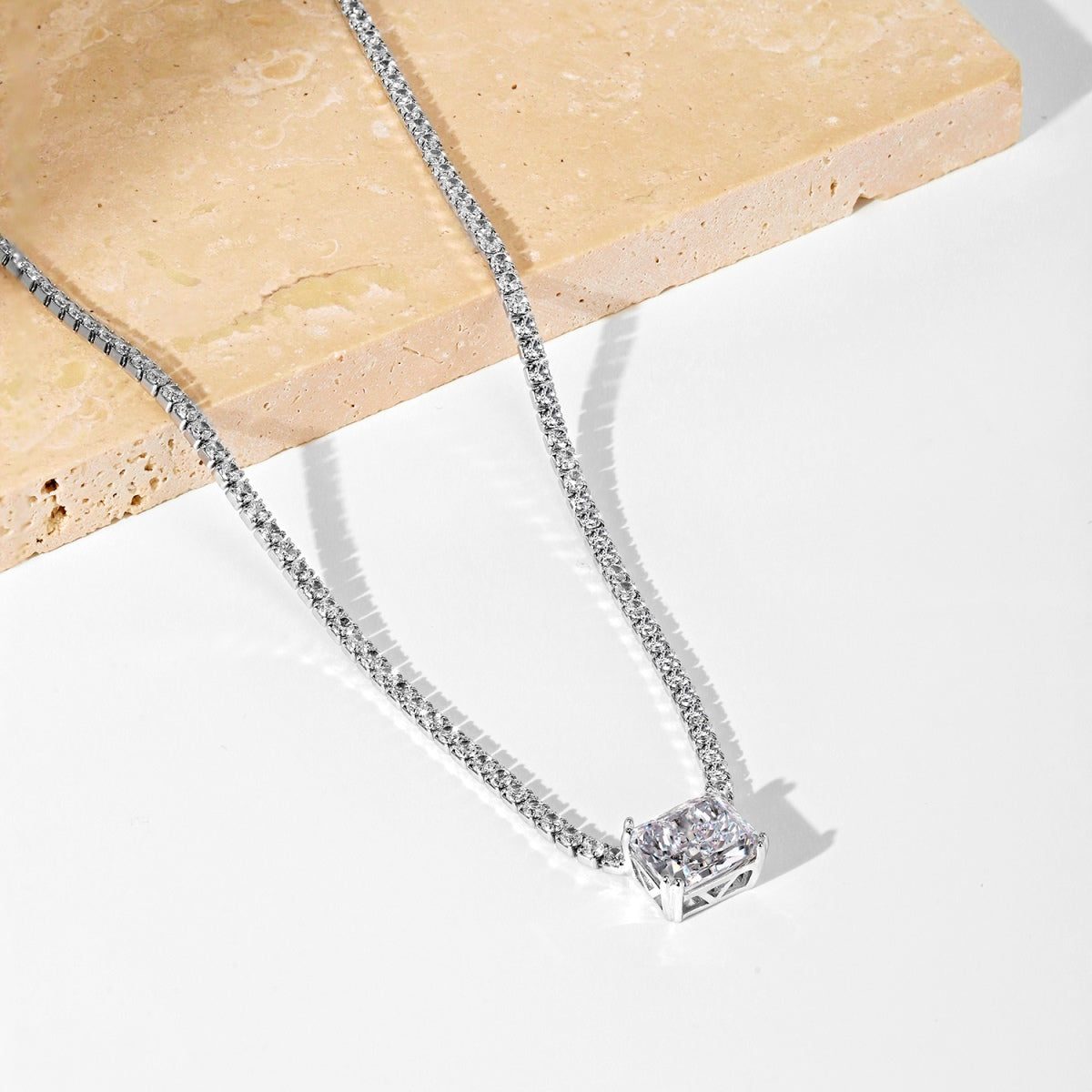 [Oramore Jewelry]4.0 Carat Elegant Radiant Cut Necklace