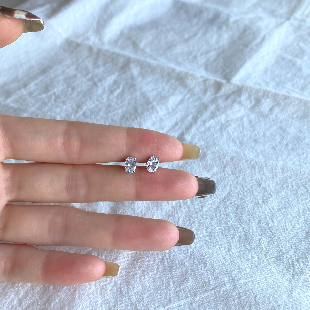 [Oramore Jewelry]Oval Classic Dignified Elegant Earrings