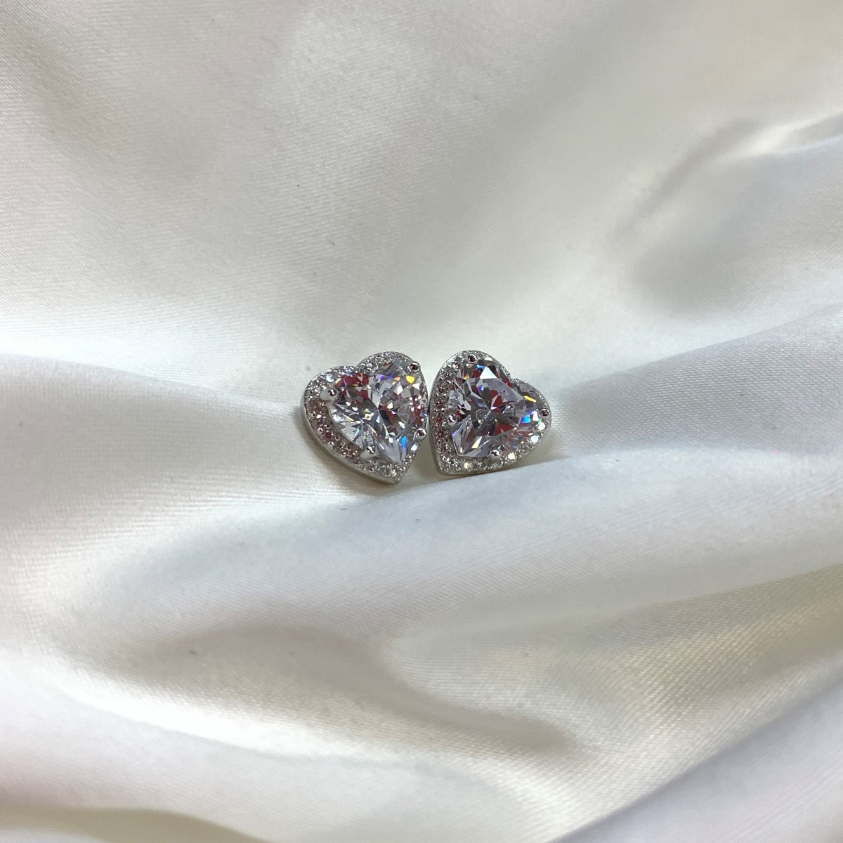 [Oramore Jewelry]Sparkling Heart Shape Lover Earrings