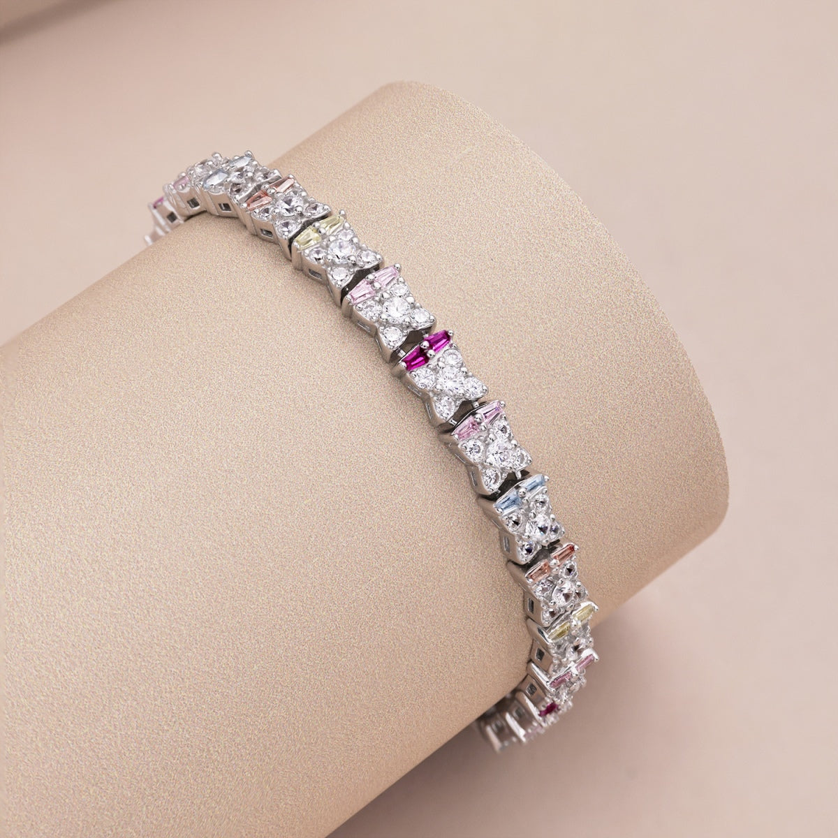 [Oramore Jewelry]Unique Colorful Flower Shape Daily Bracelet
