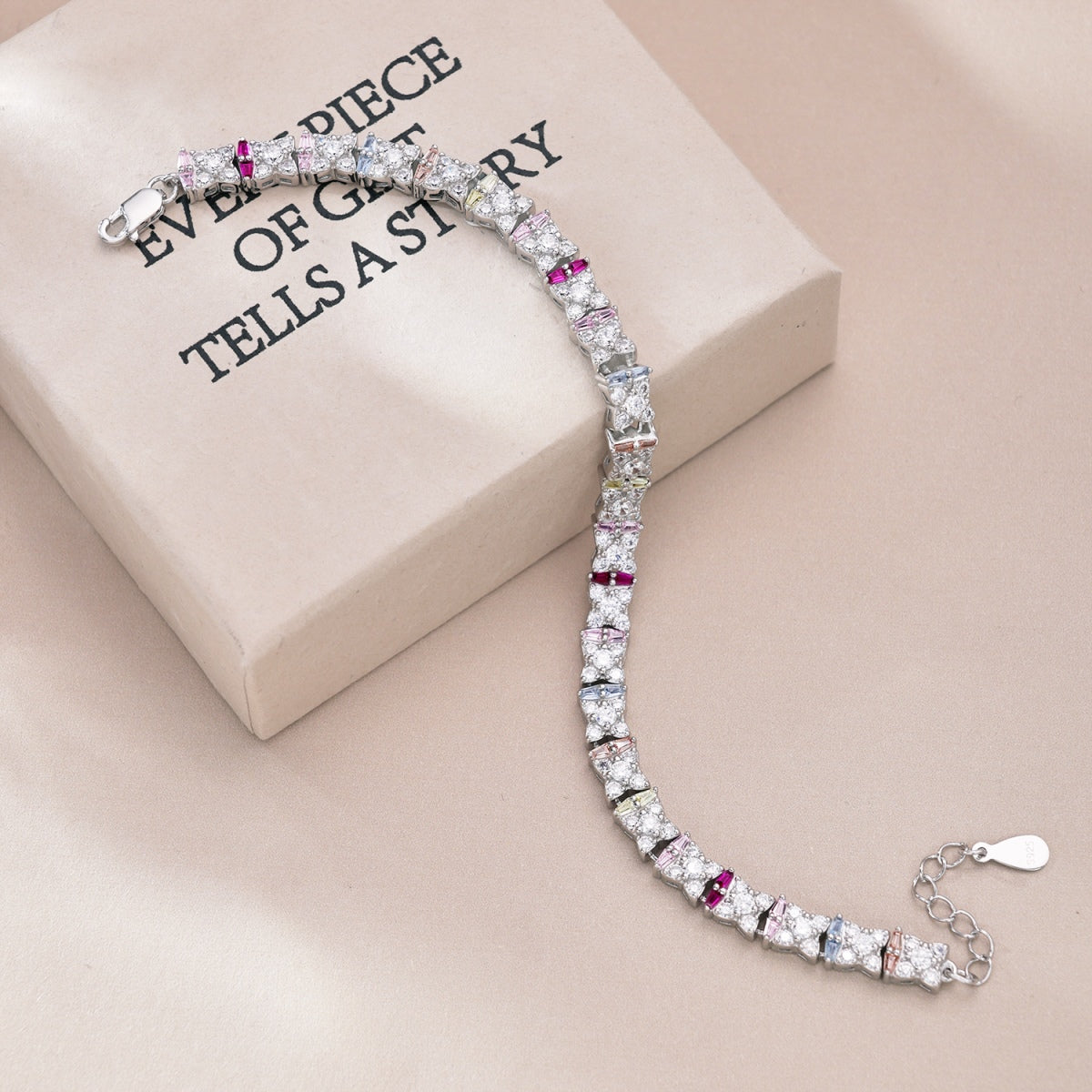 [Oramore Jewelry]Unique Colorful Flower Shape Daily Bracelet