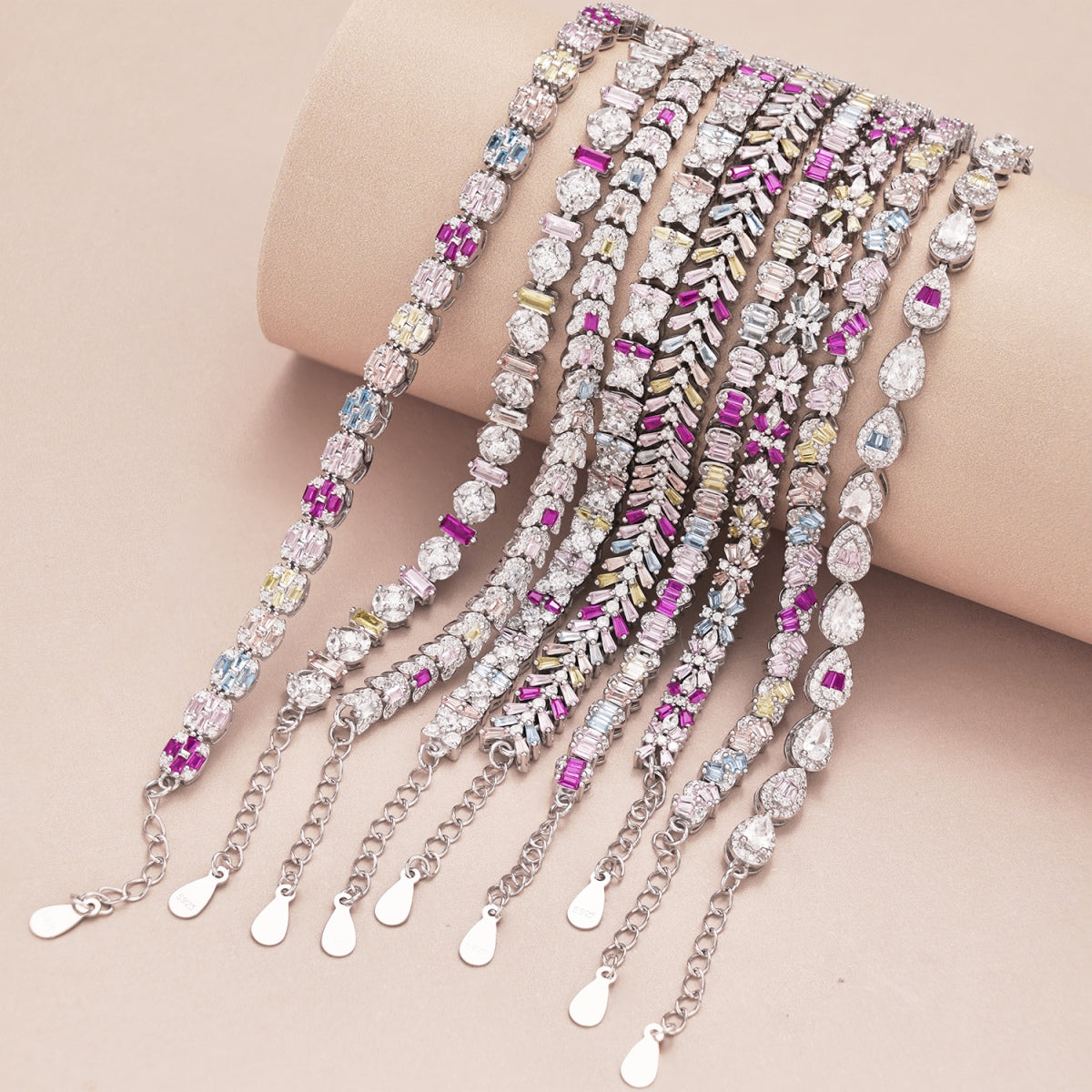 [Oramore Jewelry]Unique Colorful Flower Shape Daily Bracelet