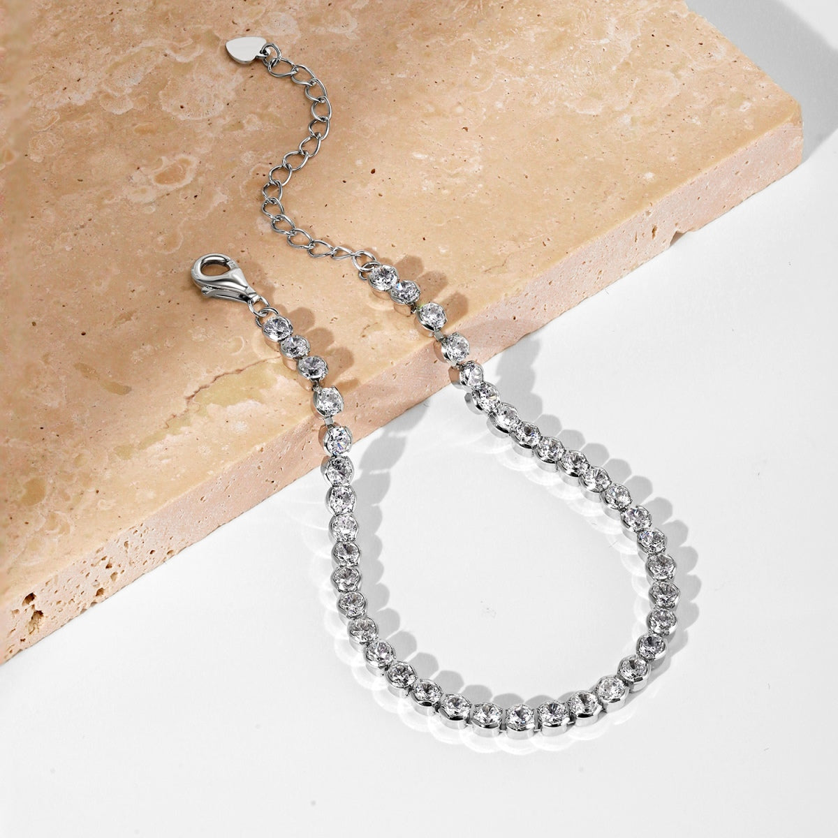 [Oramore Jewelry]Ornate  Sparkling Round Cut Daily Bracelet