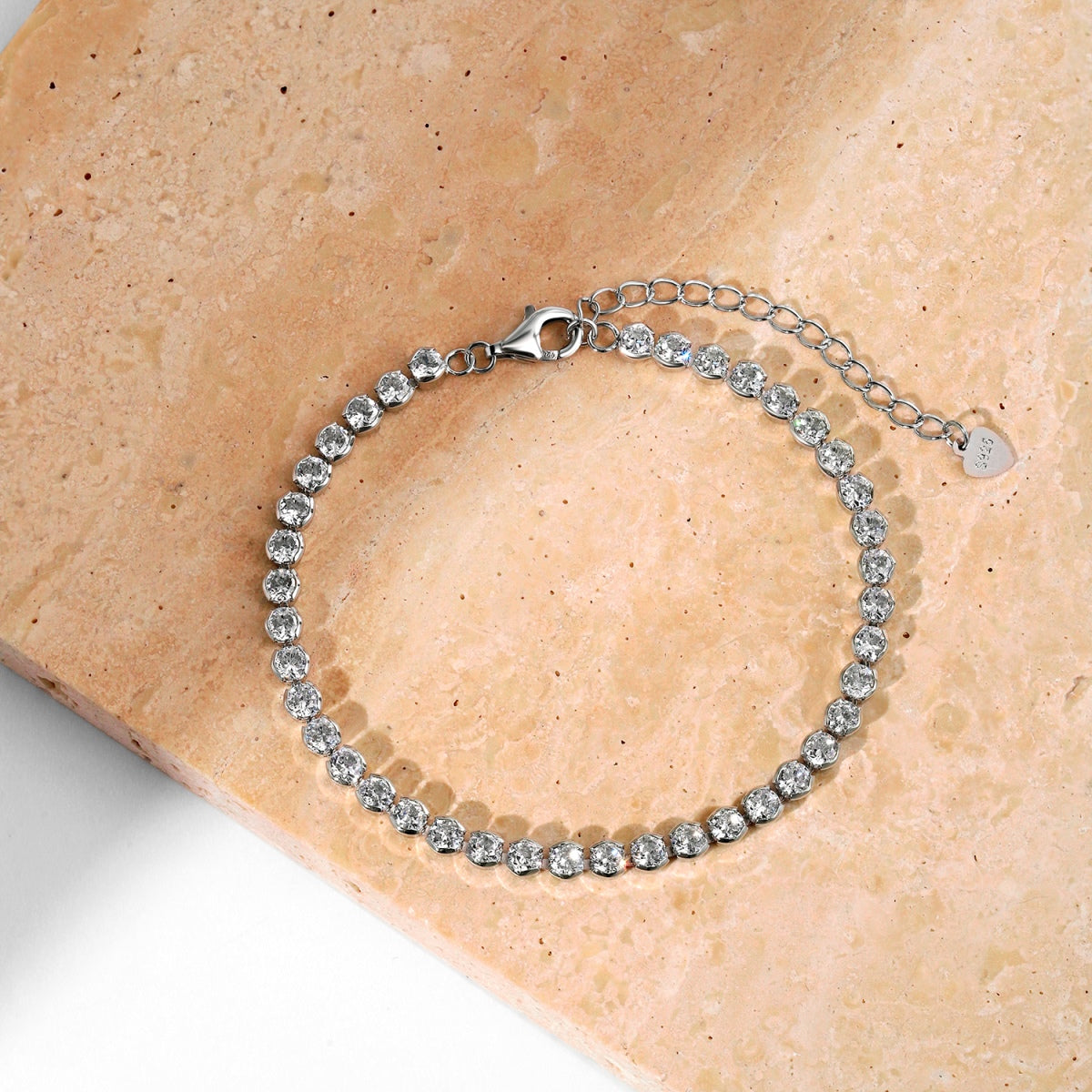 [Oramore Jewelry]Ornate  Sparkling Round Cut Daily Bracelet