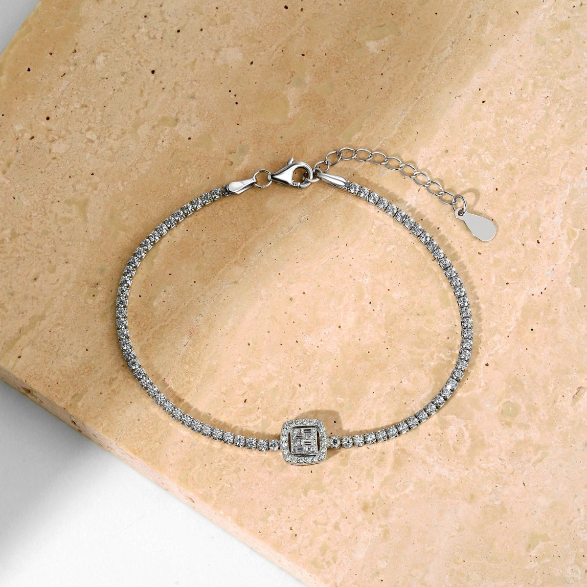 [Oramore Jewelry]Luxurious Dazzling Square Shape Banquet Bracelet