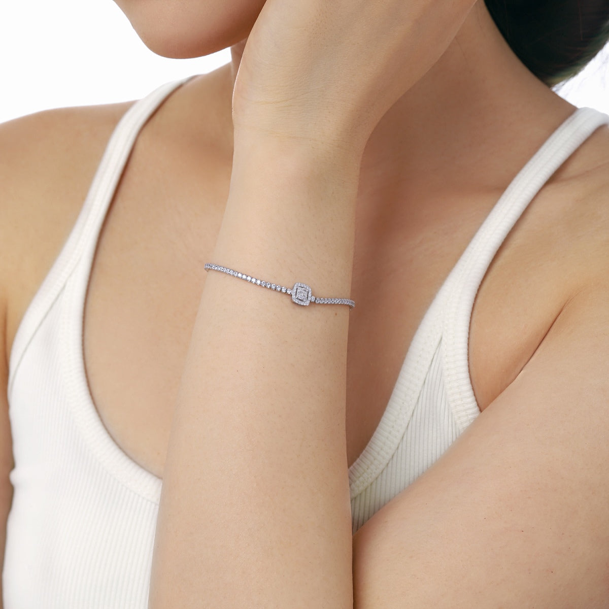 [Oramore Jewelry]Luxurious Dazzling Square Shape Banquet Bracelet