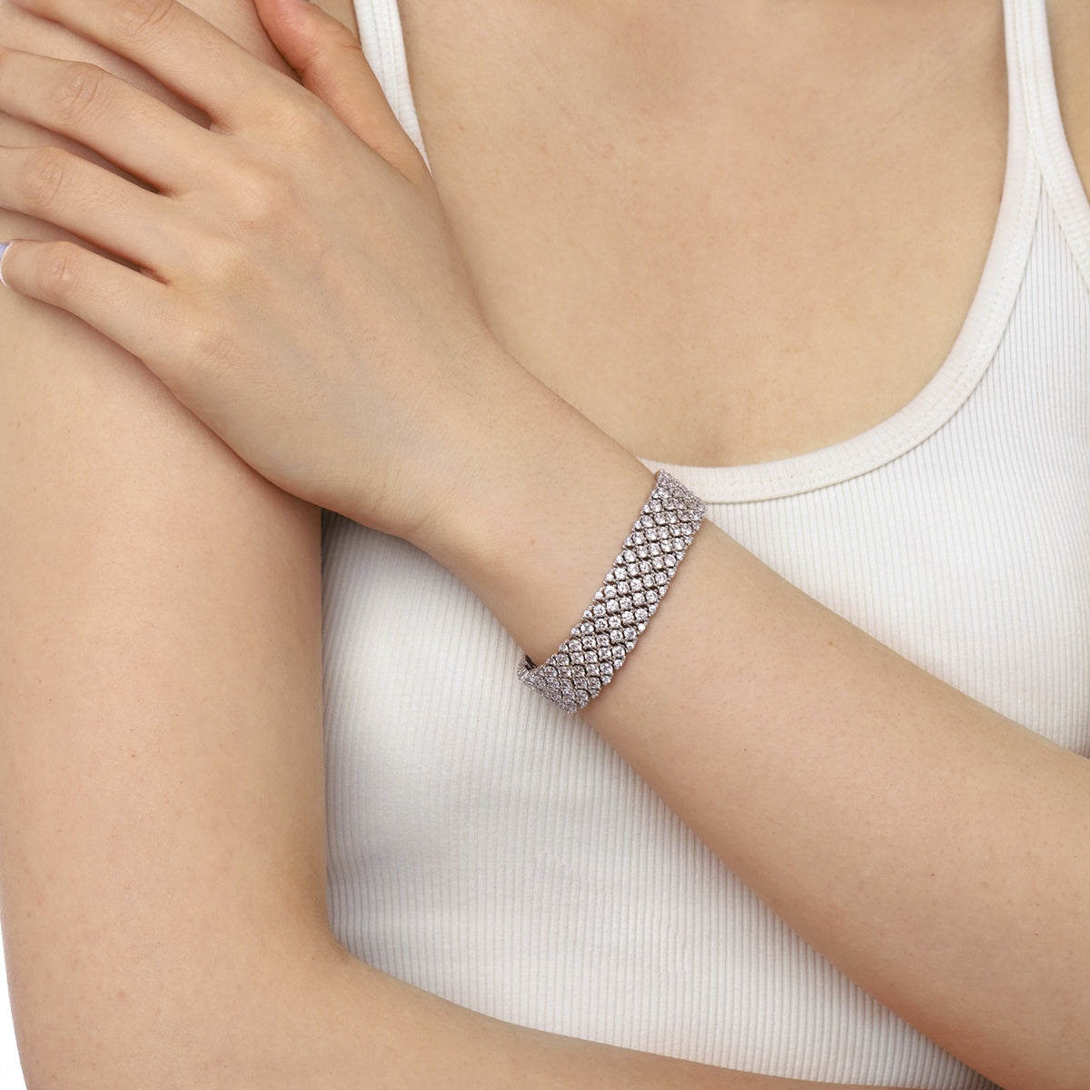 [Oramore Jewelry]Ornate Elegant Round Cut Party Bracelet