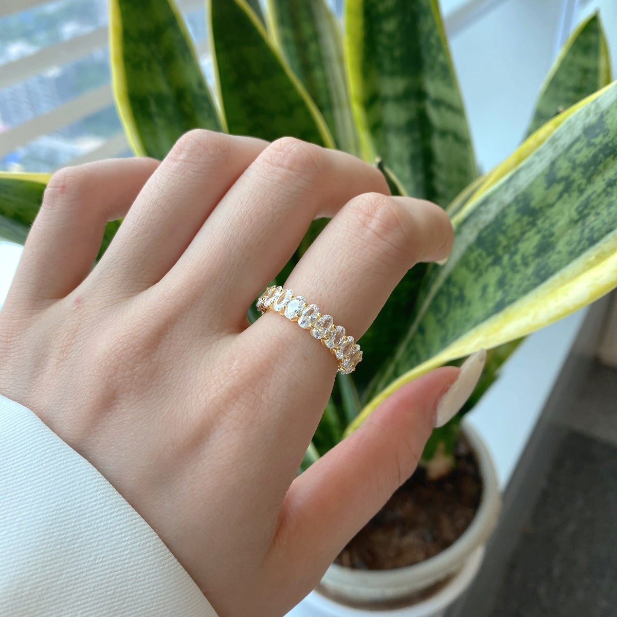 [Oramore Jewelry]Ornate Oval Cut Tennis Ring