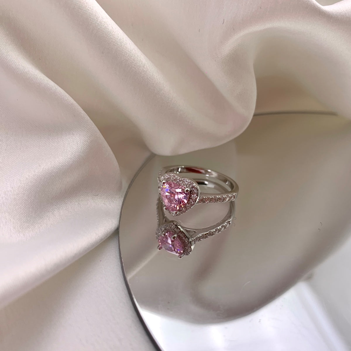 [Oramore Jewelry]Eternity Splashy Romantic Heart Shape Lover Ring