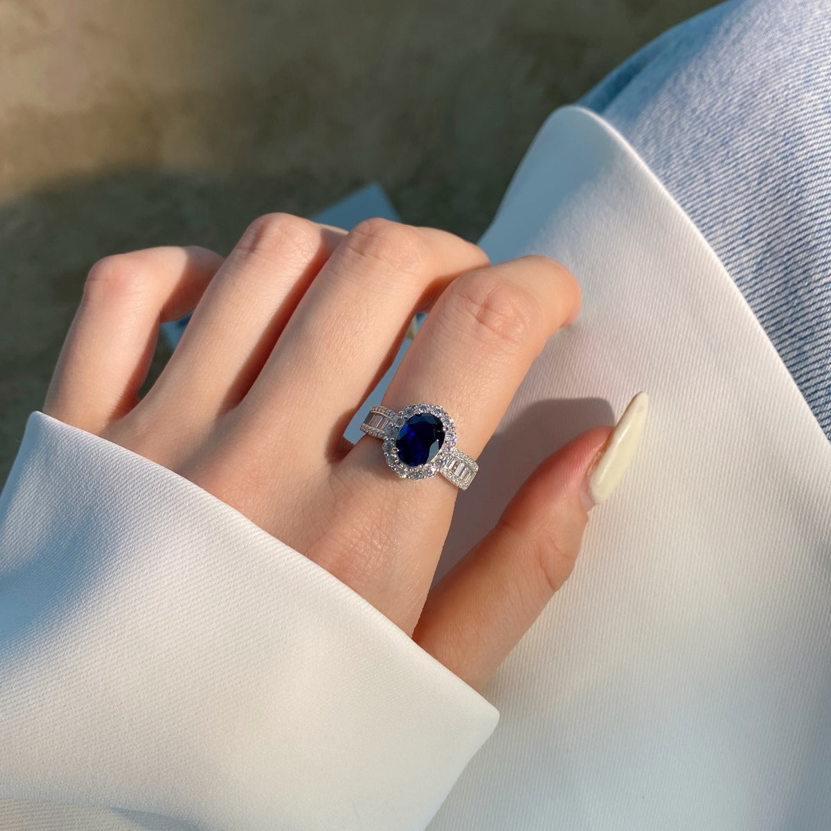 [Oramore Jewelry]1.5 Carat Dazzling Charming Oval Cut Banquet Ring