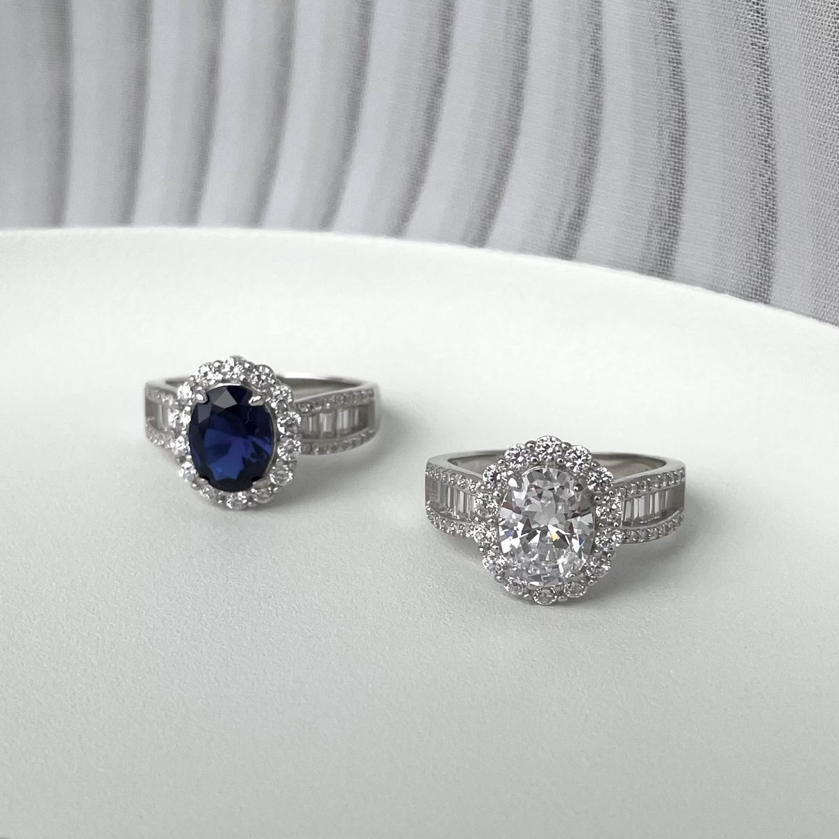 [Oramore Jewelry]1.5 Carat Dazzling Charming Oval Cut Banquet Ring