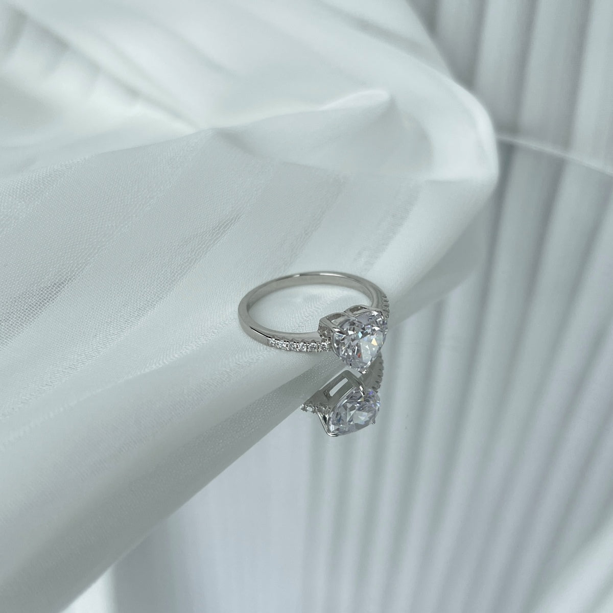 [Oramore  Jewelry]2.0 Carat Dazzling Lustrous Heart Cut Lover Ring