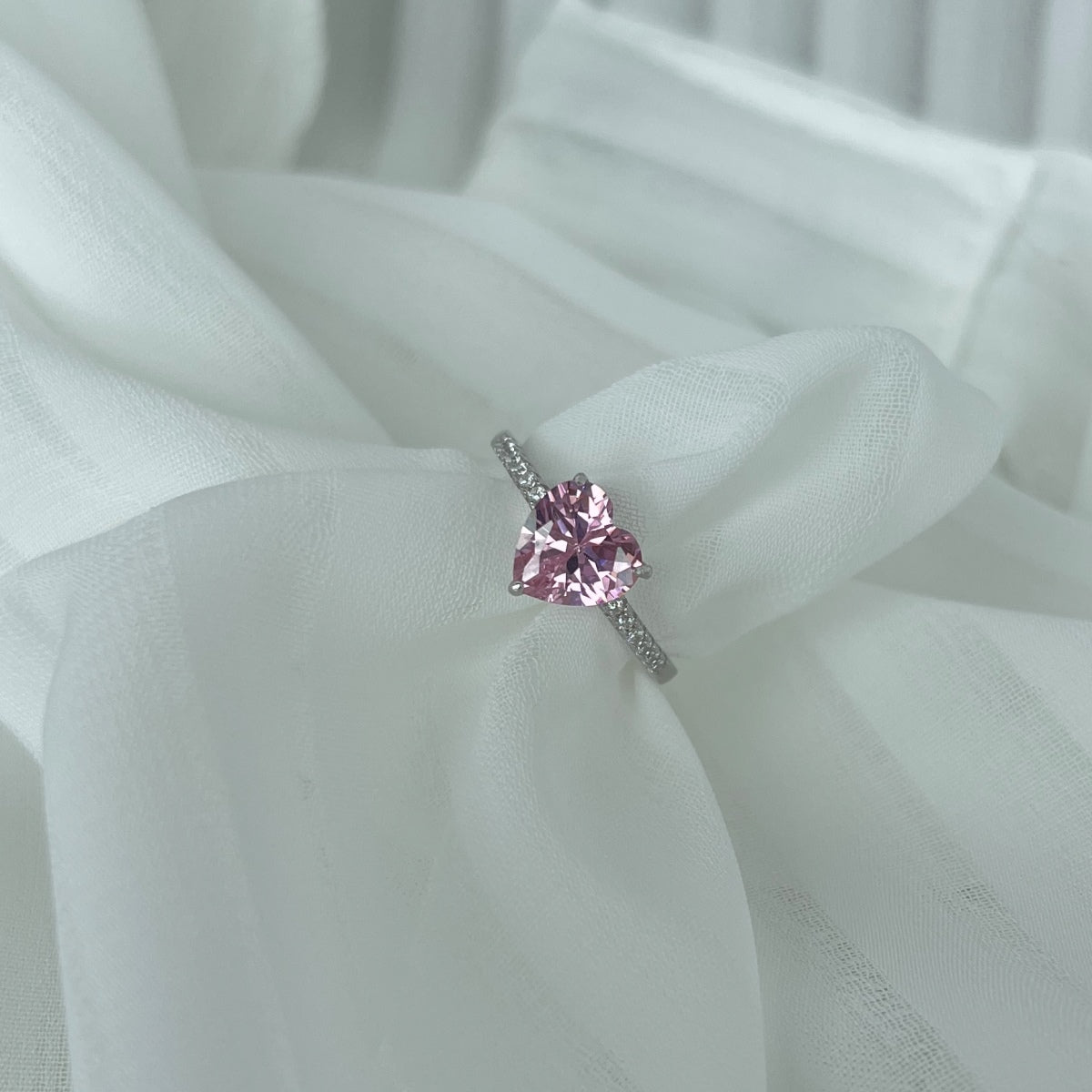 [Oramore  Jewelry]2.0 Carat Dazzling Lustrous Heart Cut Lover Ring