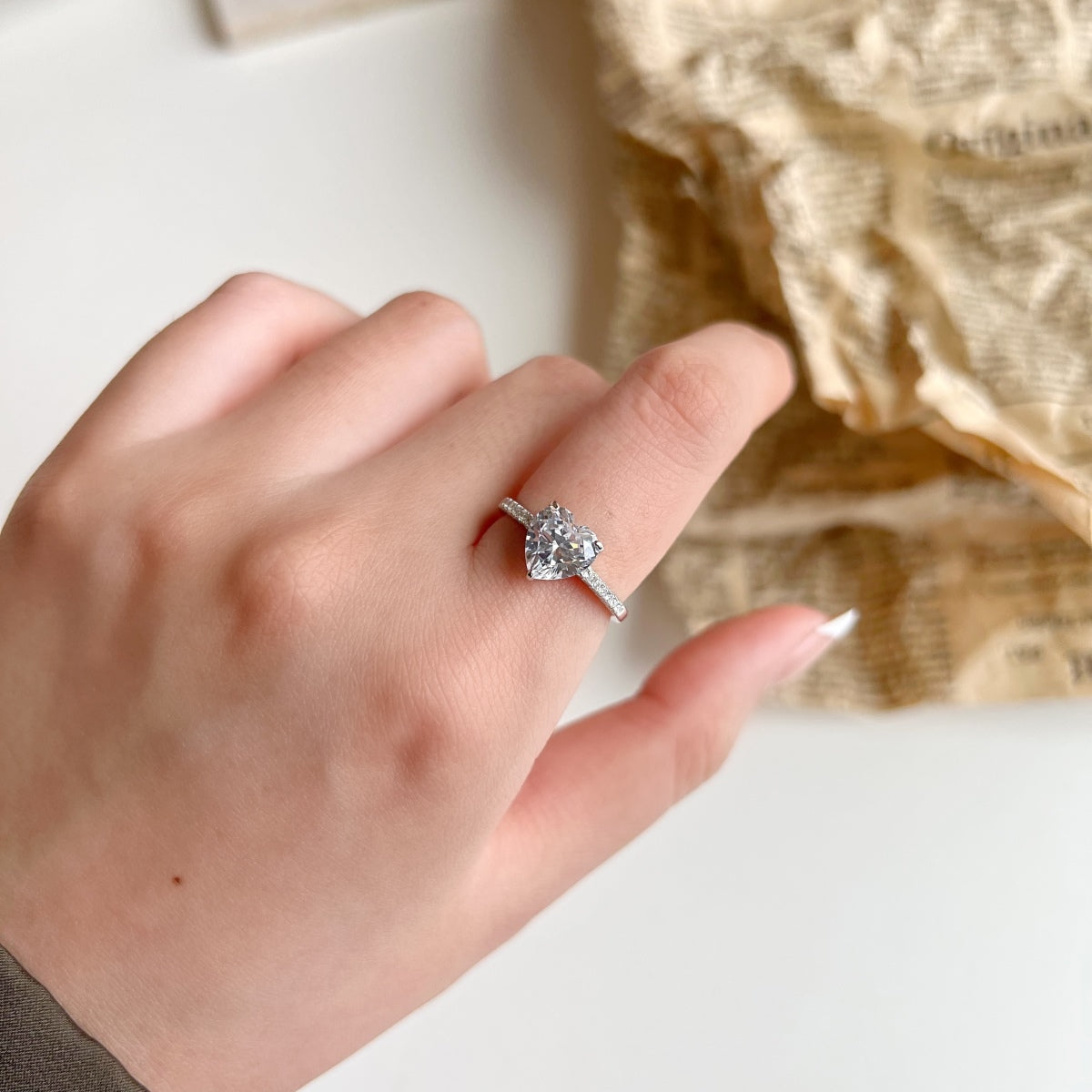 [Oramore  Jewelry]2.0 Carat Dazzling Lustrous Heart Cut Lover Ring