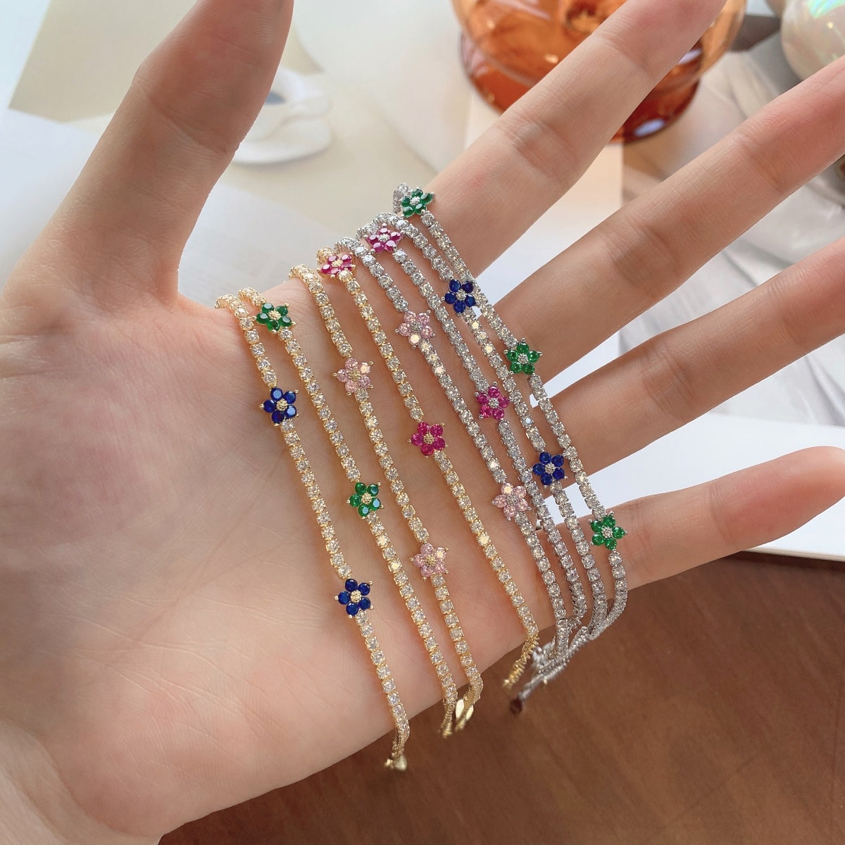 [Oramore Jewelry]Sparkling Flower Shape Tennis Bracelet