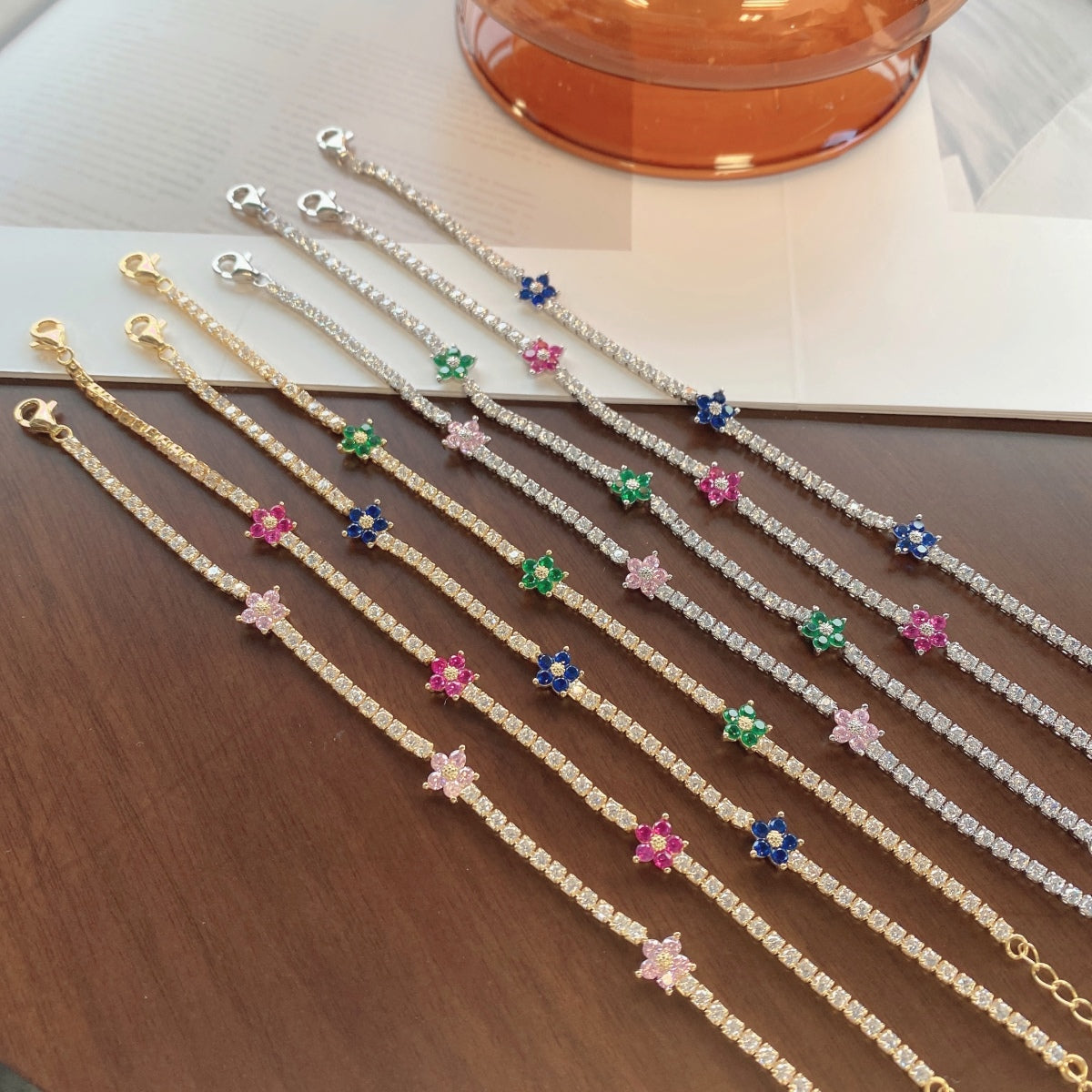 [Oramore Jewelry]Sparkling Flower Shape Tennis Bracelet