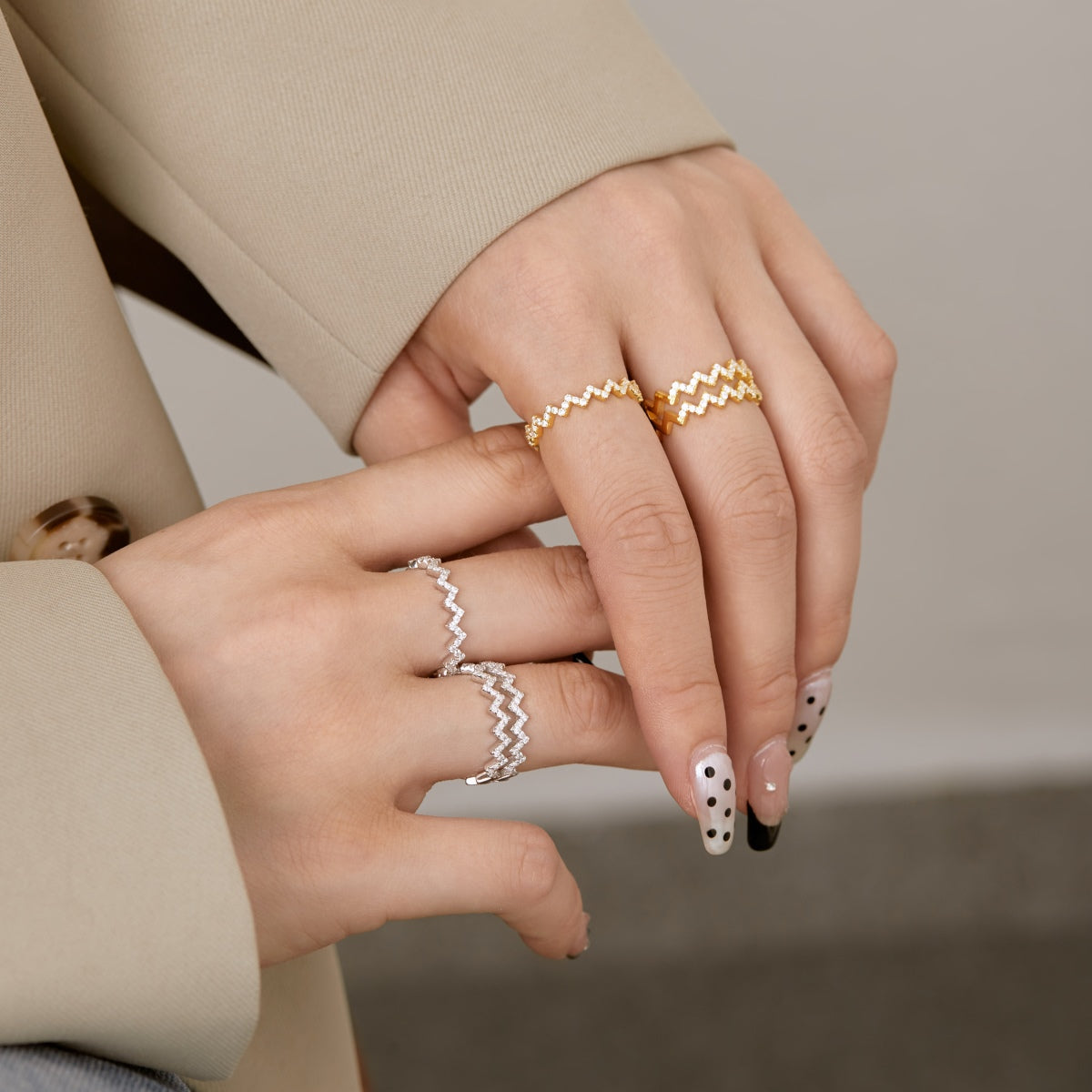 [Oramore Jewelry]Delicate Enchanting Wave Shape Daily Ring
