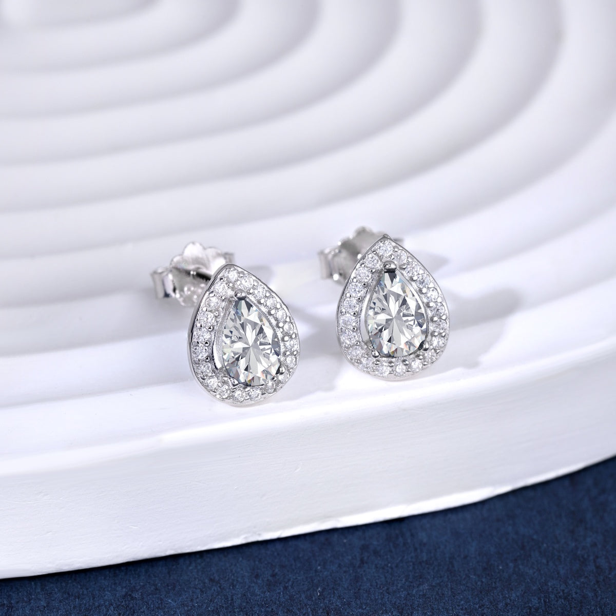 [Oramore Jewelry]Luxurious Water Drop Shape Earrings