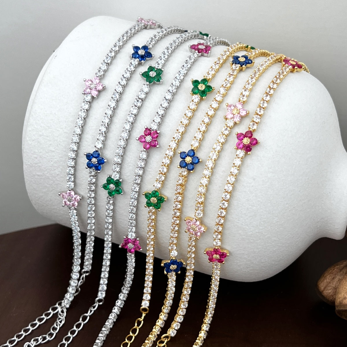 [Oramore Jewelry]Sparkling Flower Shape Tennis Bracelet