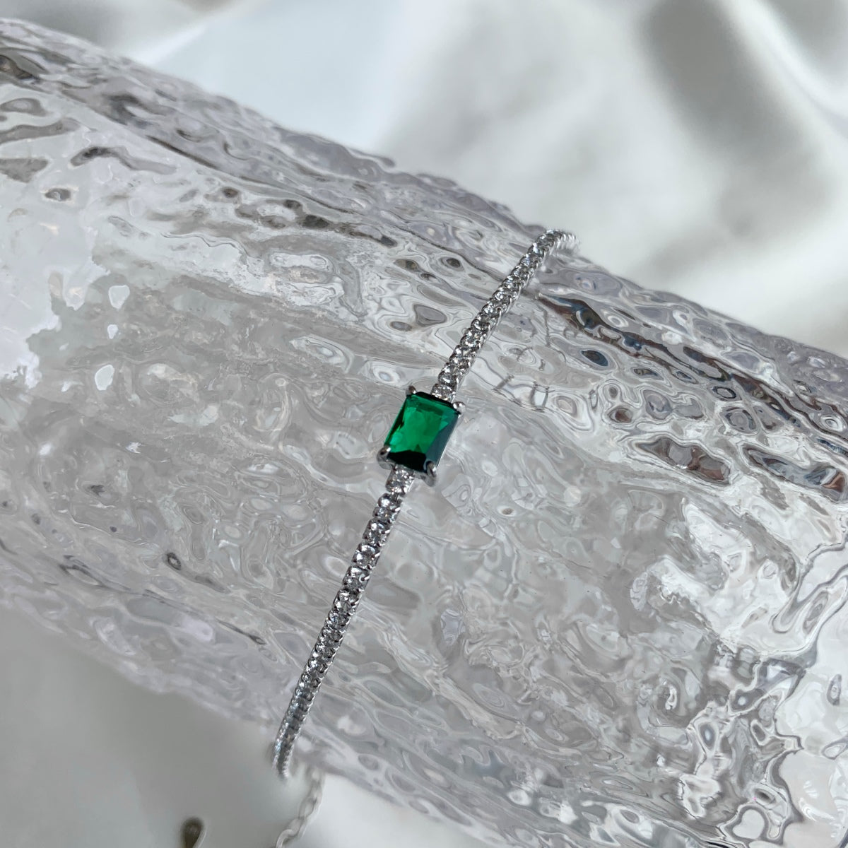 [Oramore Jewelry]1.0 Carat Unique Emerald Cut Banquet Bracelet