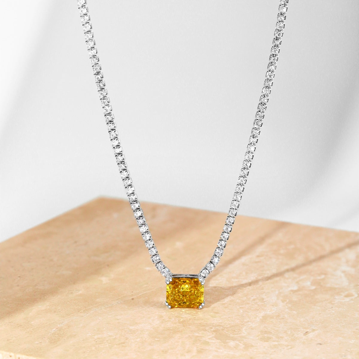 [Oramore Jewelry]4.0 Carat Elegant Radiant Cut Necklace