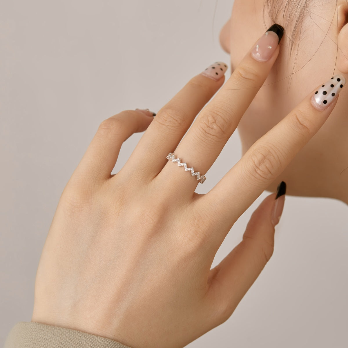 [Oramore Jewelry]Delicate Enchanting Wave Shape Daily Ring