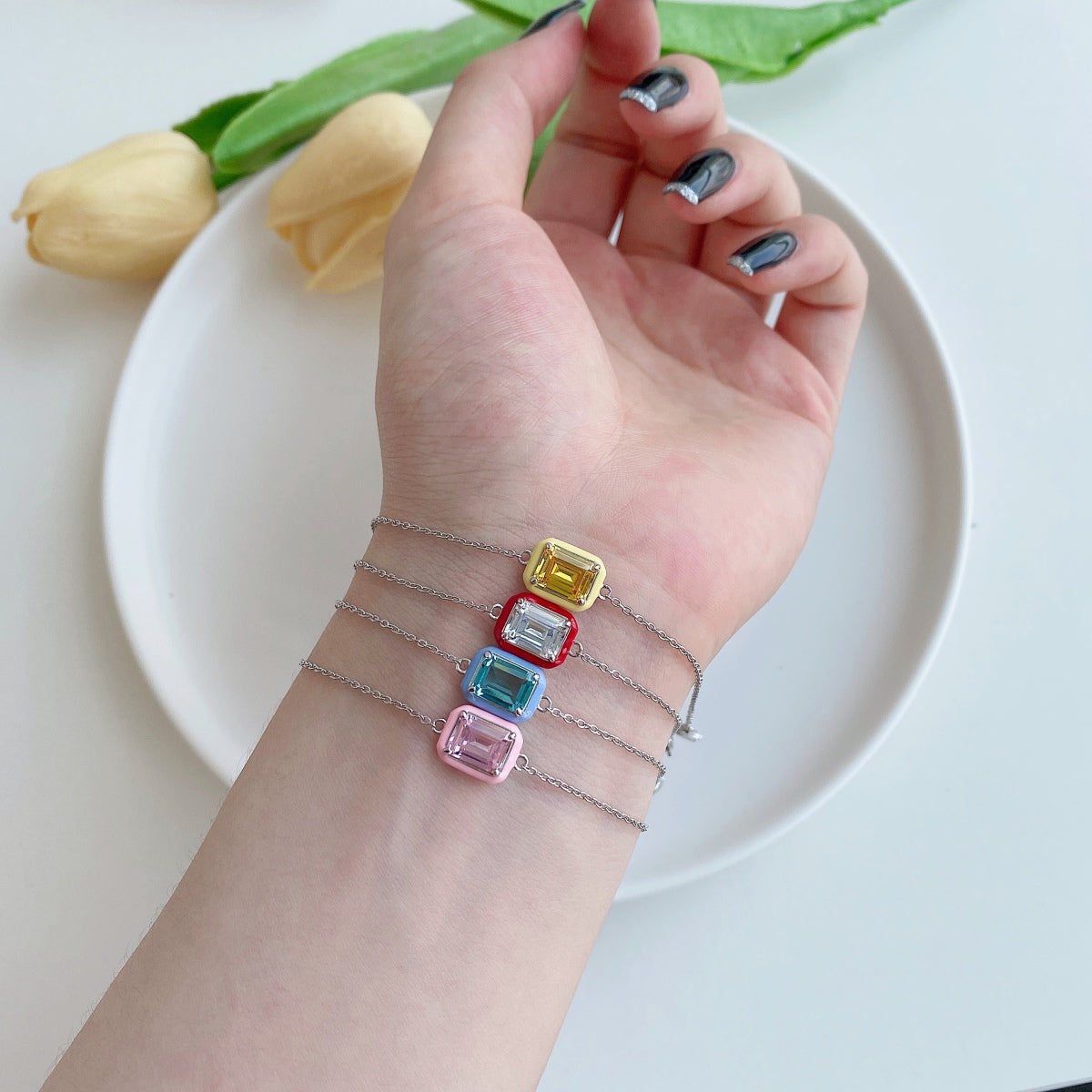 [Oramore Jewelry]2.0 Carat Sparkling Colorful Emerald Cut Daily Bracelet