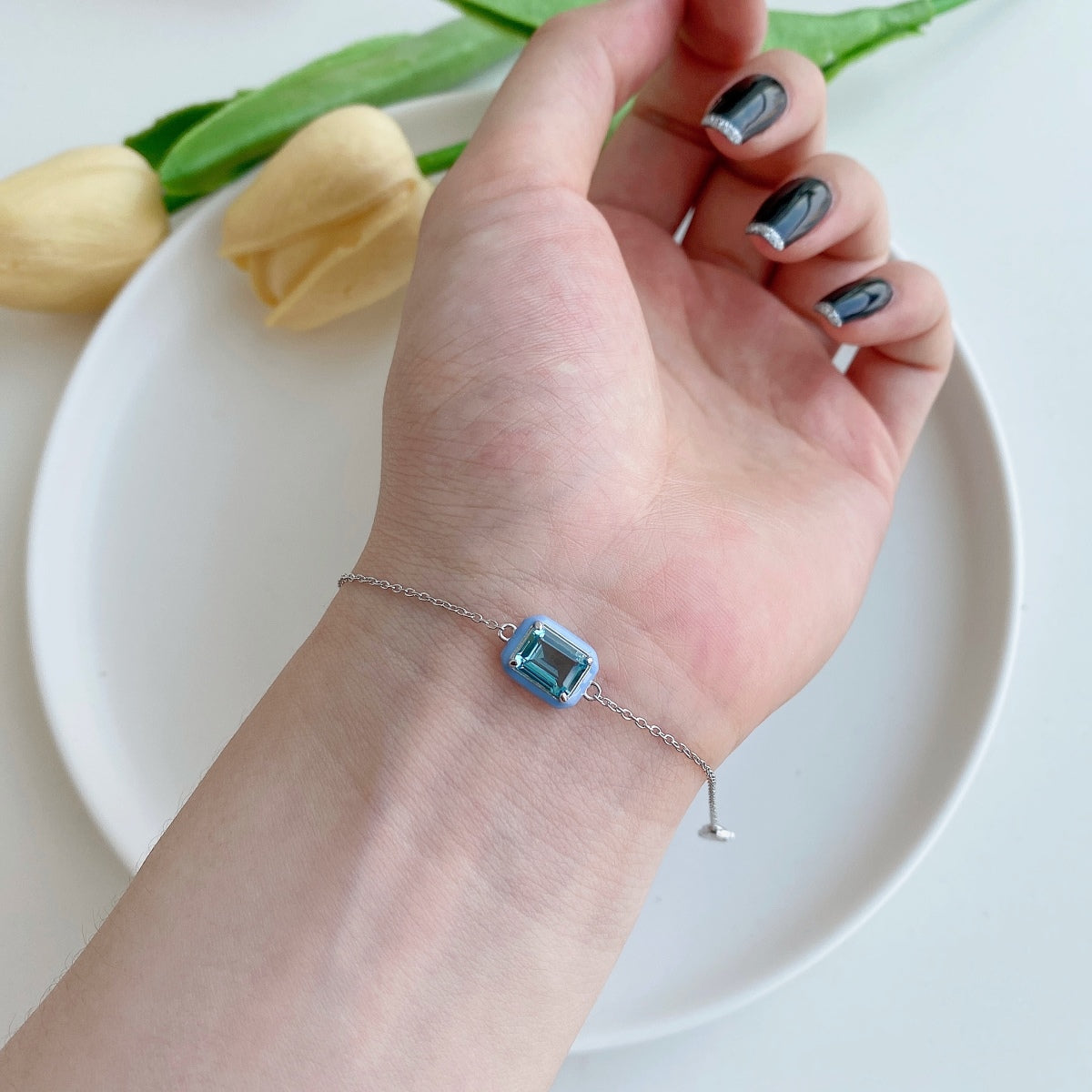 [Oramore Jewelry]2.0 Carat Sparkling Colorful Emerald Cut Daily Bracelet
