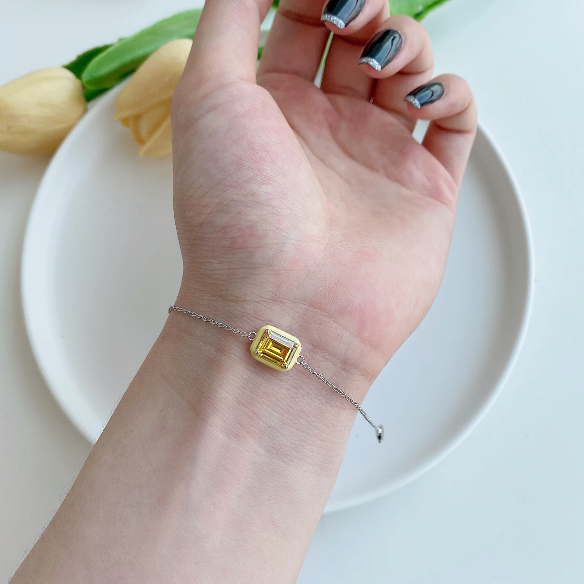 [Oramore Jewelry]2.0 Carat Sparkling Colorful Emerald Cut Daily Bracelet