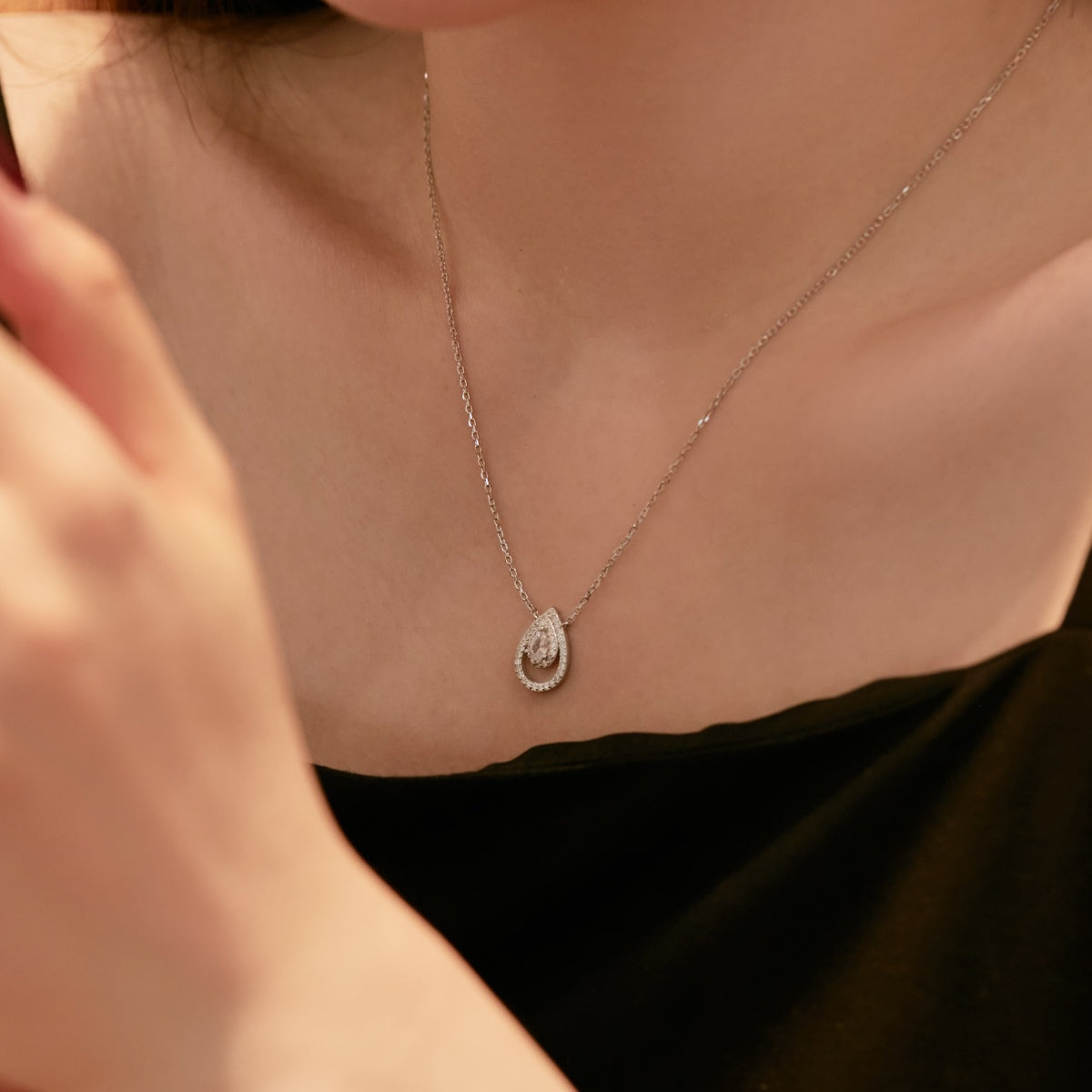 [Oramore Jewelry]Sparkling Pear Cut Necklace