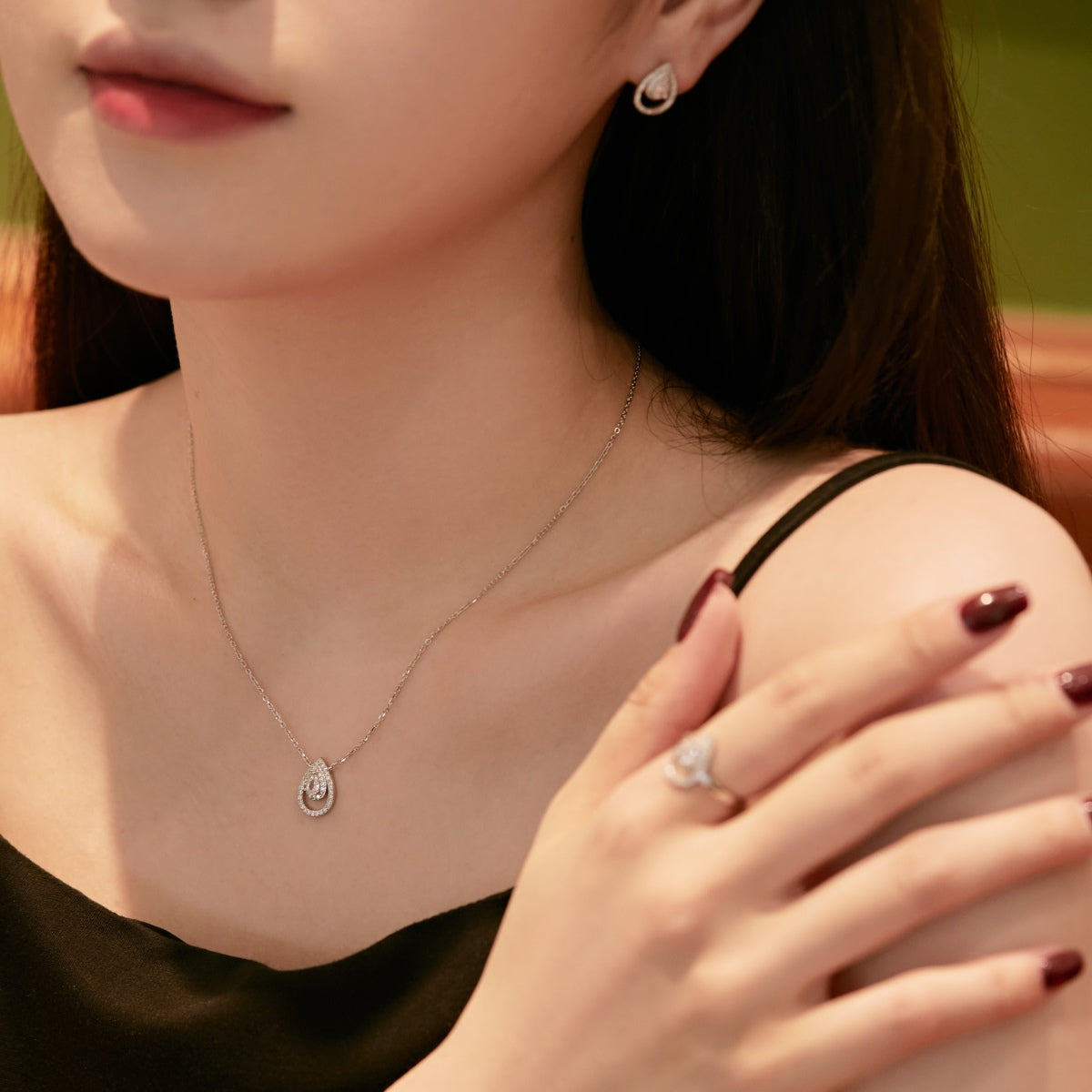 [Oramore Jewelry]Sparkling Pear Cut Necklace
