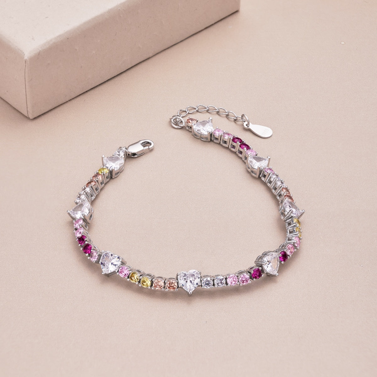 [Oramore Jewelry]Romantic Heart Shape Round Cut Lover Bracelet