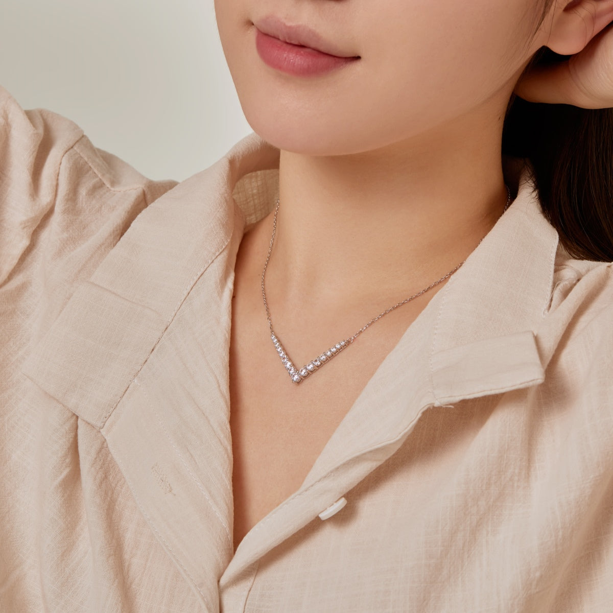 [Oramore Jewelry]Ornate Round Cut Necklace