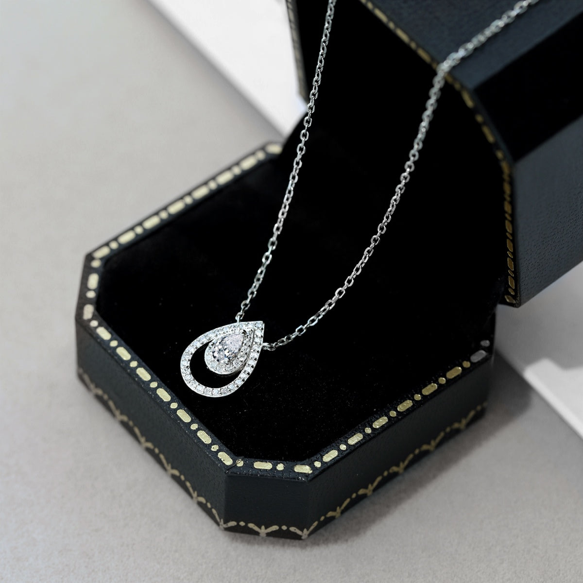[Oramore Jewelry]Sparkling Pear Cut Necklace