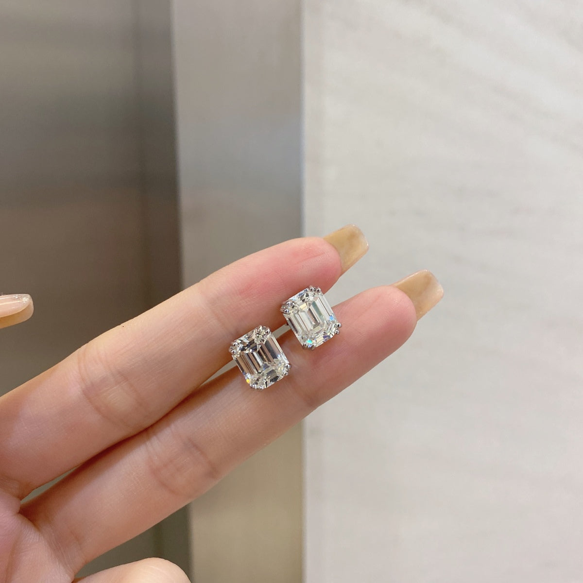 [Oramore Jewelry]Dazzling Square Shape Earrings