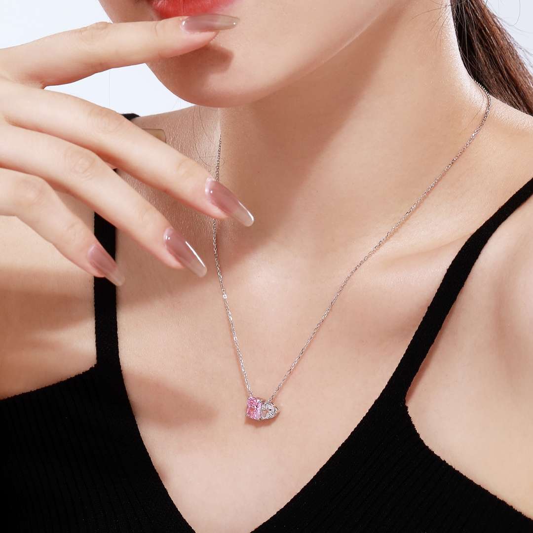 [Oramore Jewelry]Dazzling Square & Heart Shape Necklace