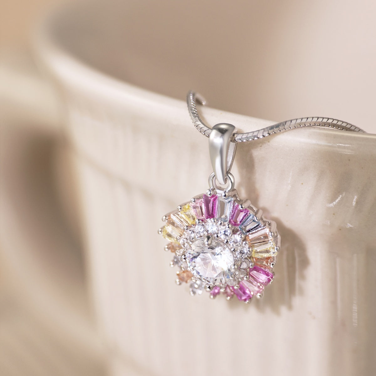 [Oramore Jewelry]Charming Flower Colorful Necklace