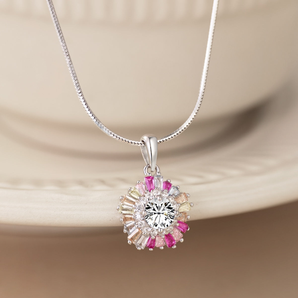 [Oramore Jewelry]Charming Flower Colorful Necklace