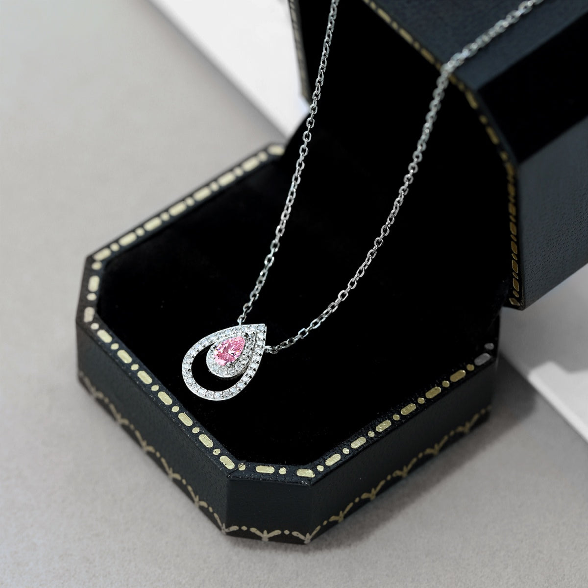 [Oramore Jewelry]Sparkling Pear Cut Necklace