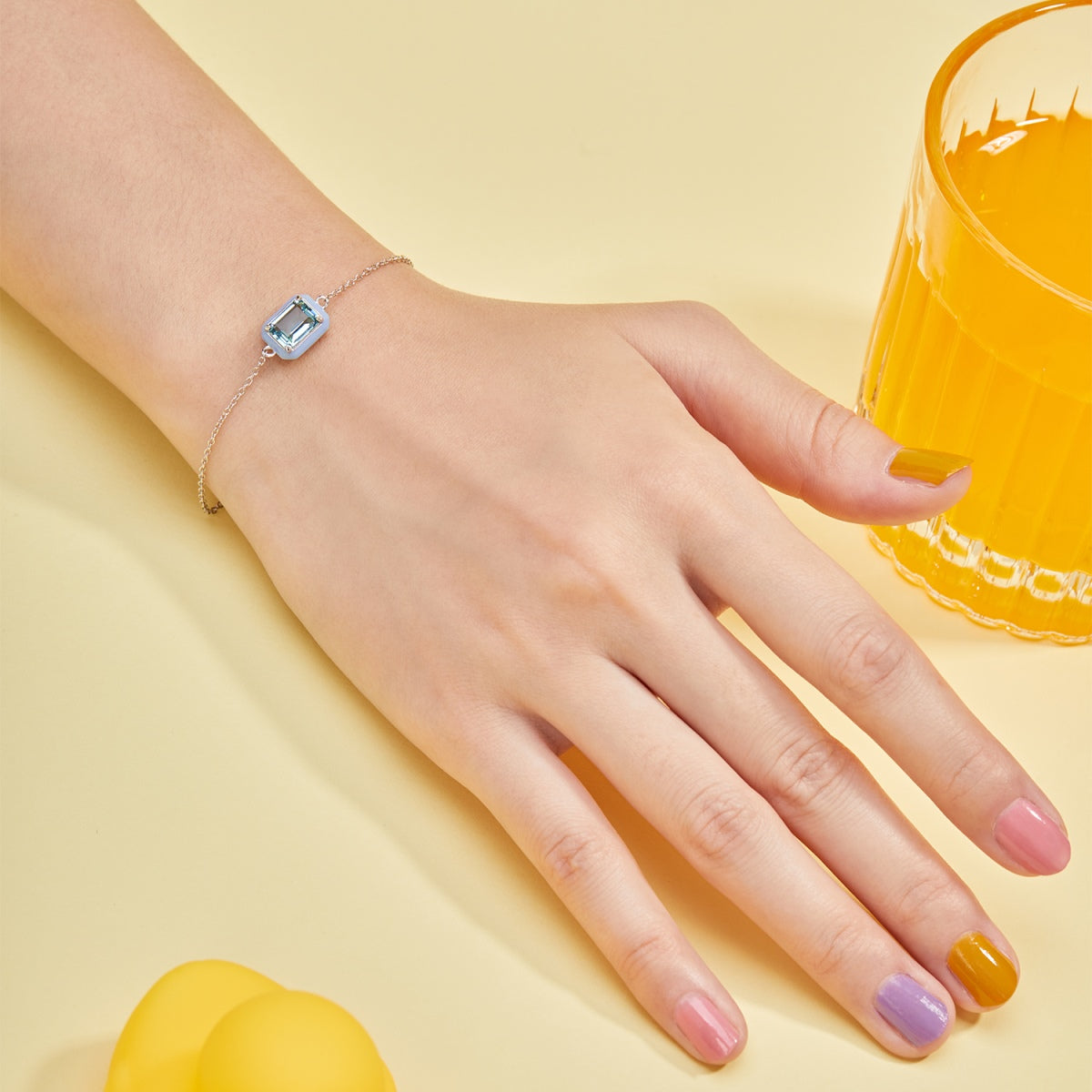 [Oramore Jewelry]2.0 Carat Sparkling Colorful Emerald Cut Daily Bracelet