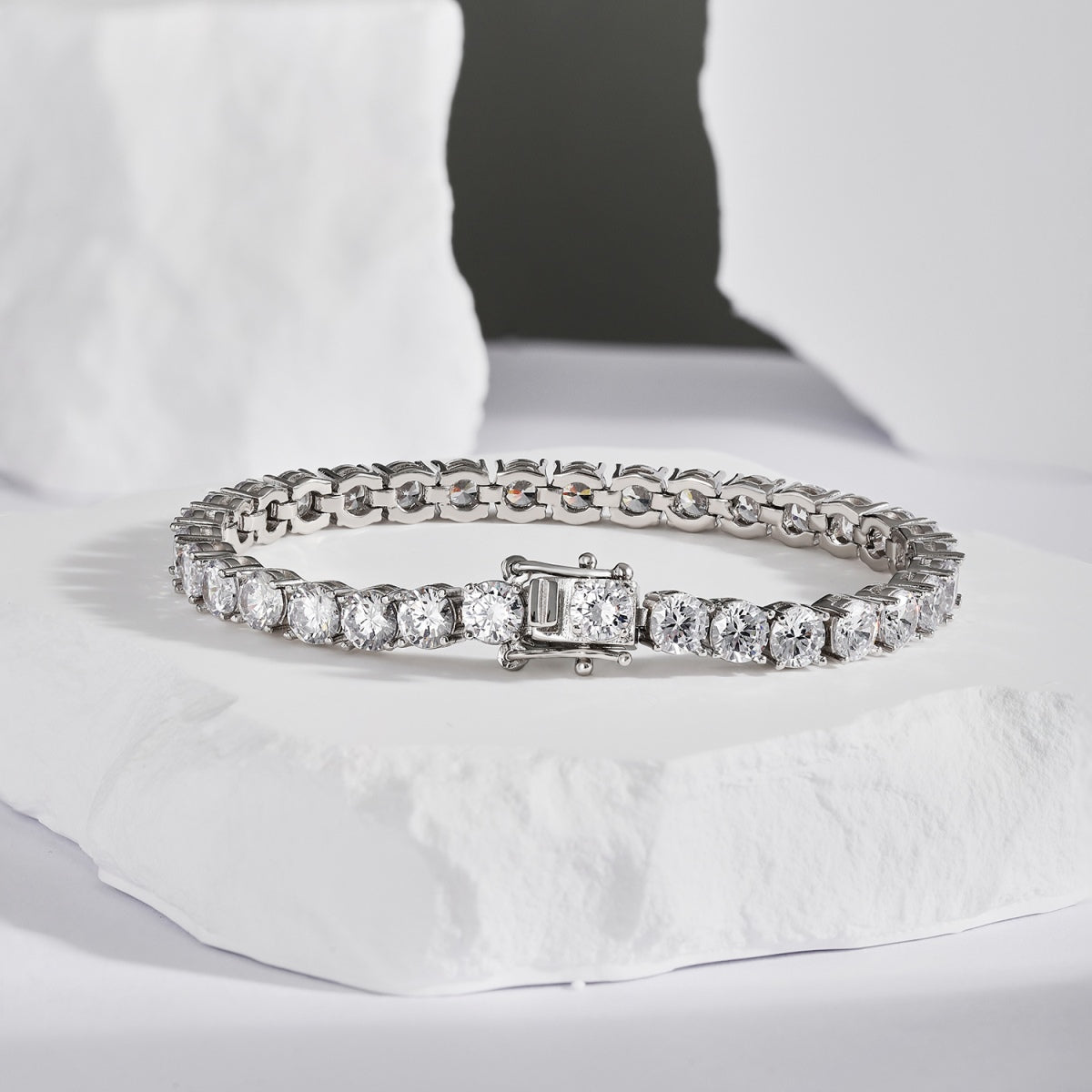 [Oramore Jewelry]Ornate Sparkling Round Cut Wedding Bracelet